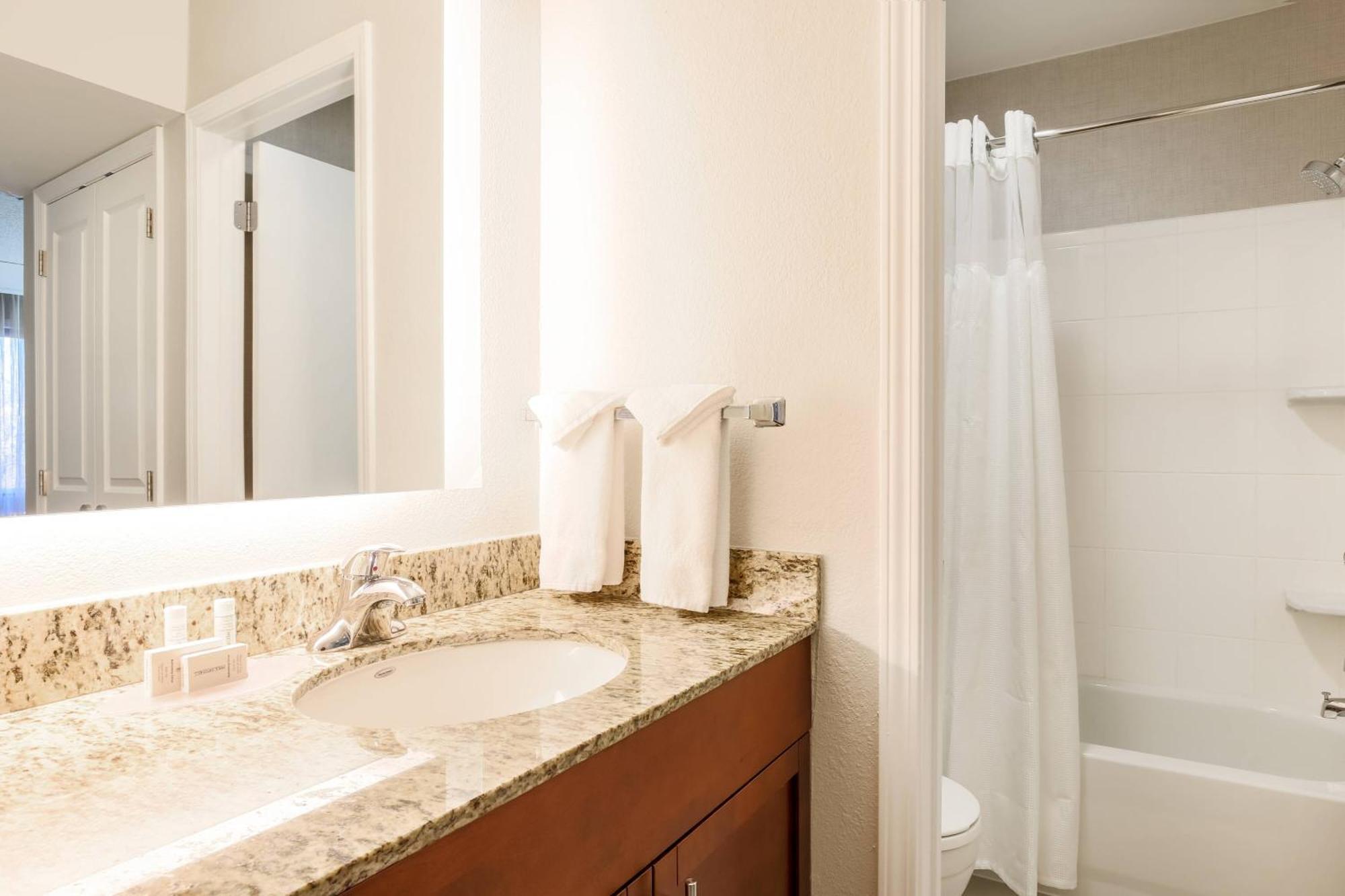 Residence Inn By Marriott Atlanta Cumberland/Galleria Smyrna Exterior foto